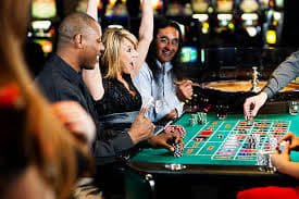 belijitu togel platform interface on desktop and mobile showing live-dealer and slot game sections